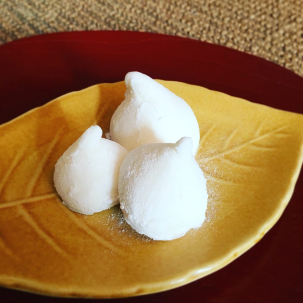 手土産に嬉しい 西洋菓子しろたえ 赤坂 のふわふわのギモーヴ Maison De Omata