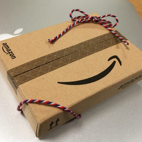 ちびっこアマゾンダンボールで贈る「Amazonギフト券」