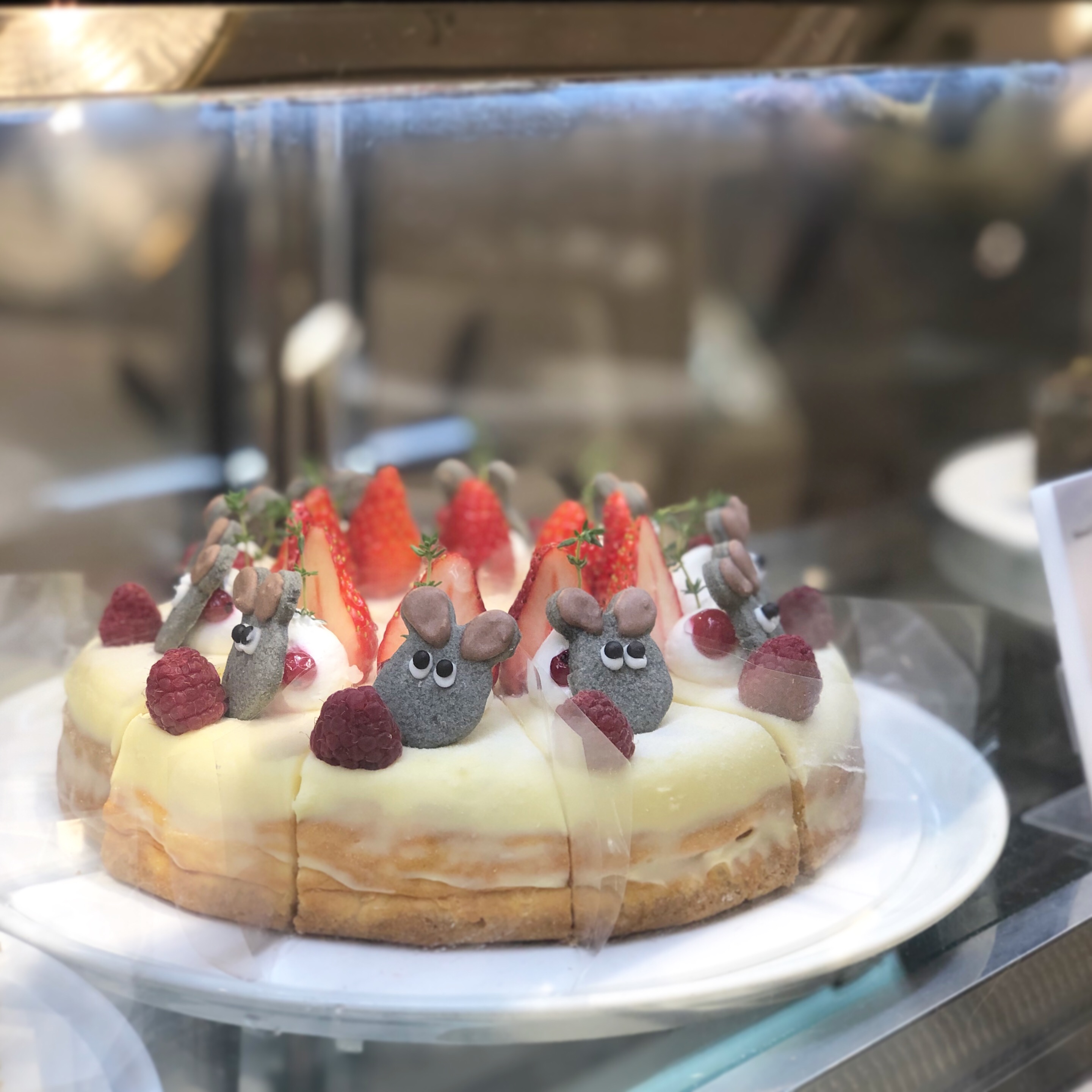 テイクアウトもできるフレデリックのケーキ!