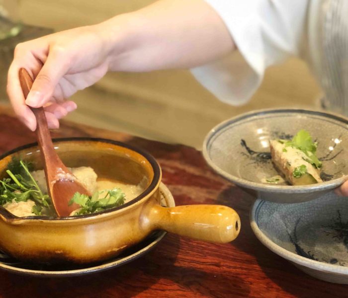 【 季節のお料理教室レポ 】『雨夜の晩酌。さそう直伝 和のスパイス “実山椒の塩漬けソース” とロゼワインで、季節を味わう』開催しました
